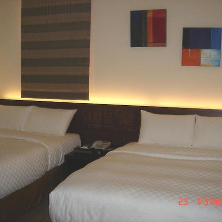 Hip Spa Motel Taichung Esterno foto