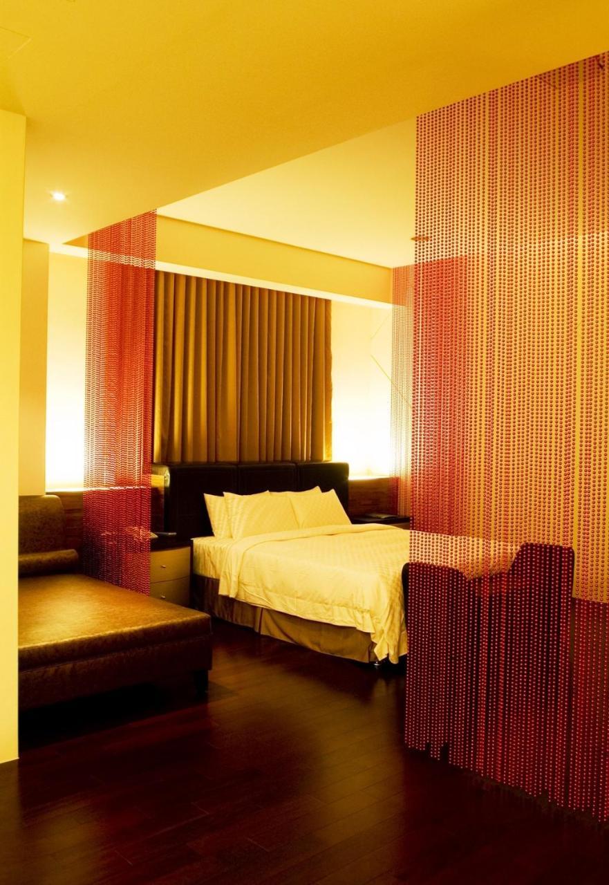 Hip Spa Motel Taichung Esterno foto