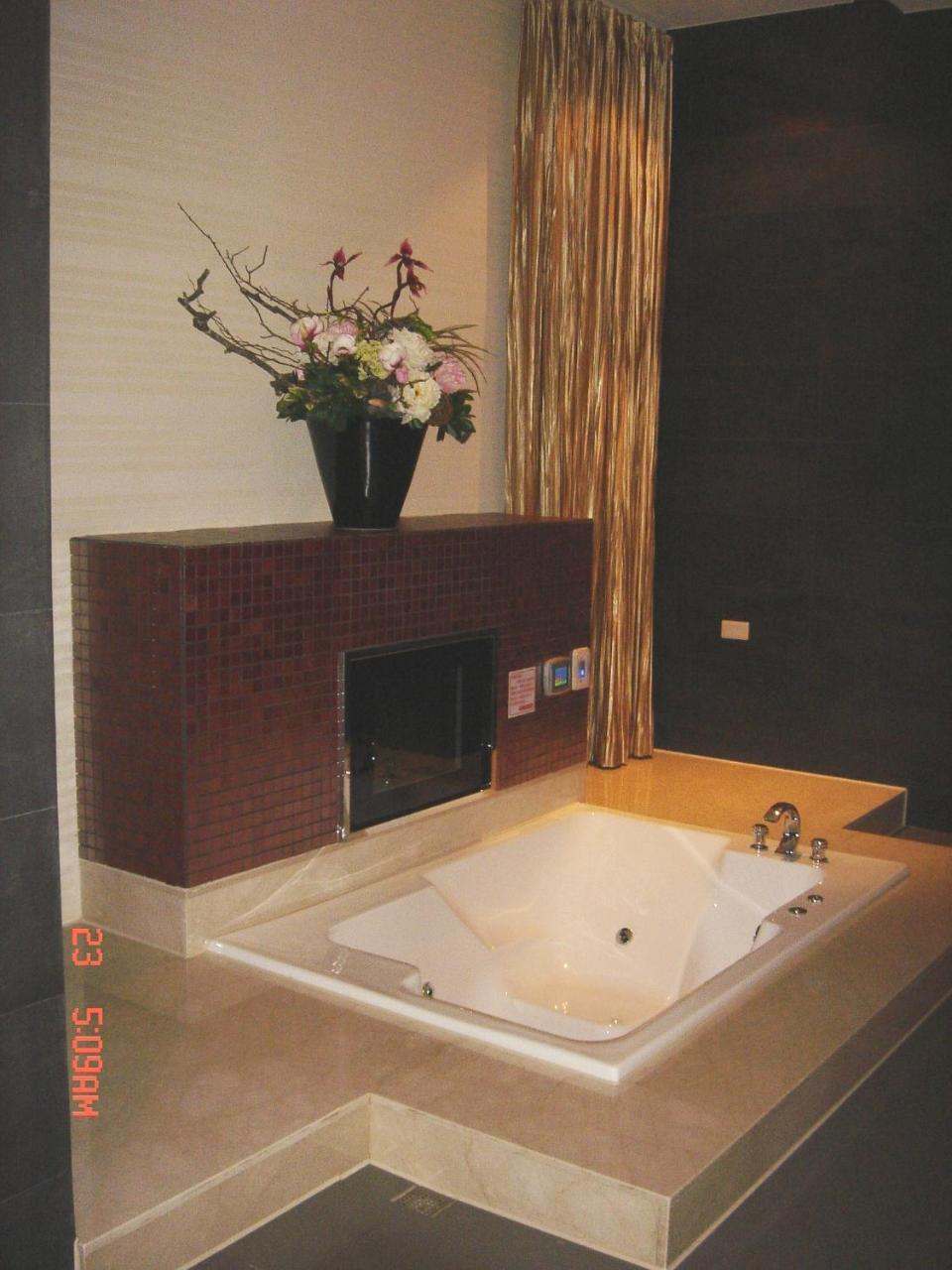 Hip Spa Motel Taichung Esterno foto