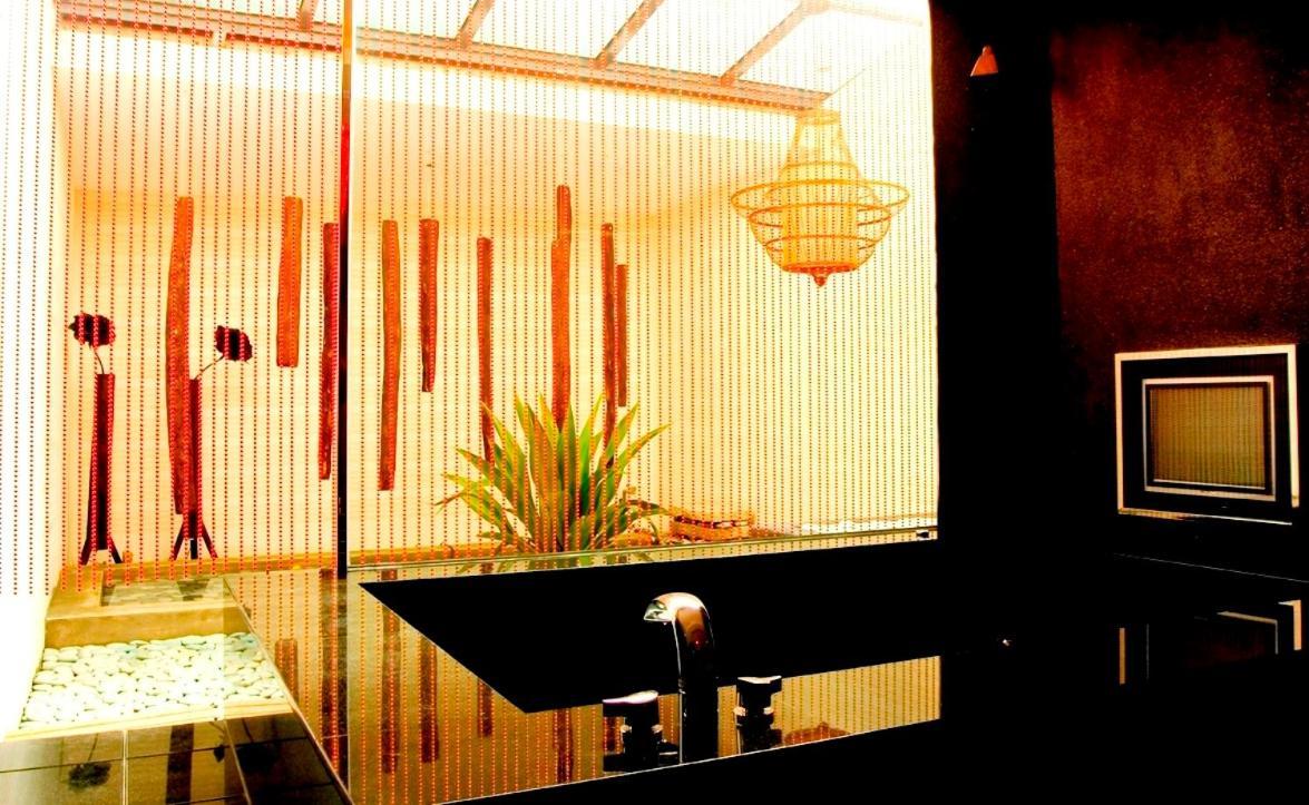 Hip Spa Motel Taichung Esterno foto