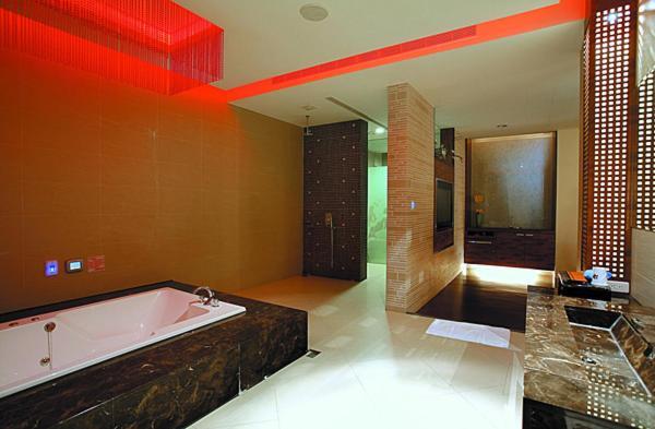 Hip Spa Motel Taichung Esterno foto