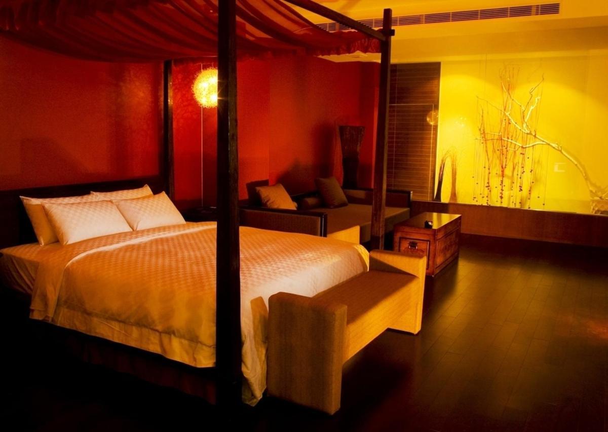 Hip Spa Motel Taichung Esterno foto