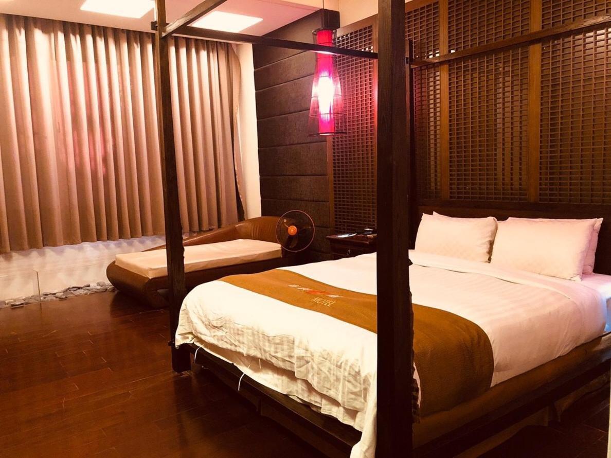 Hip Spa Motel Taichung Esterno foto